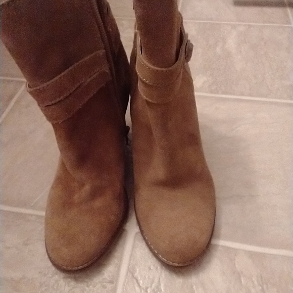 New boots - Picture 3 of 3